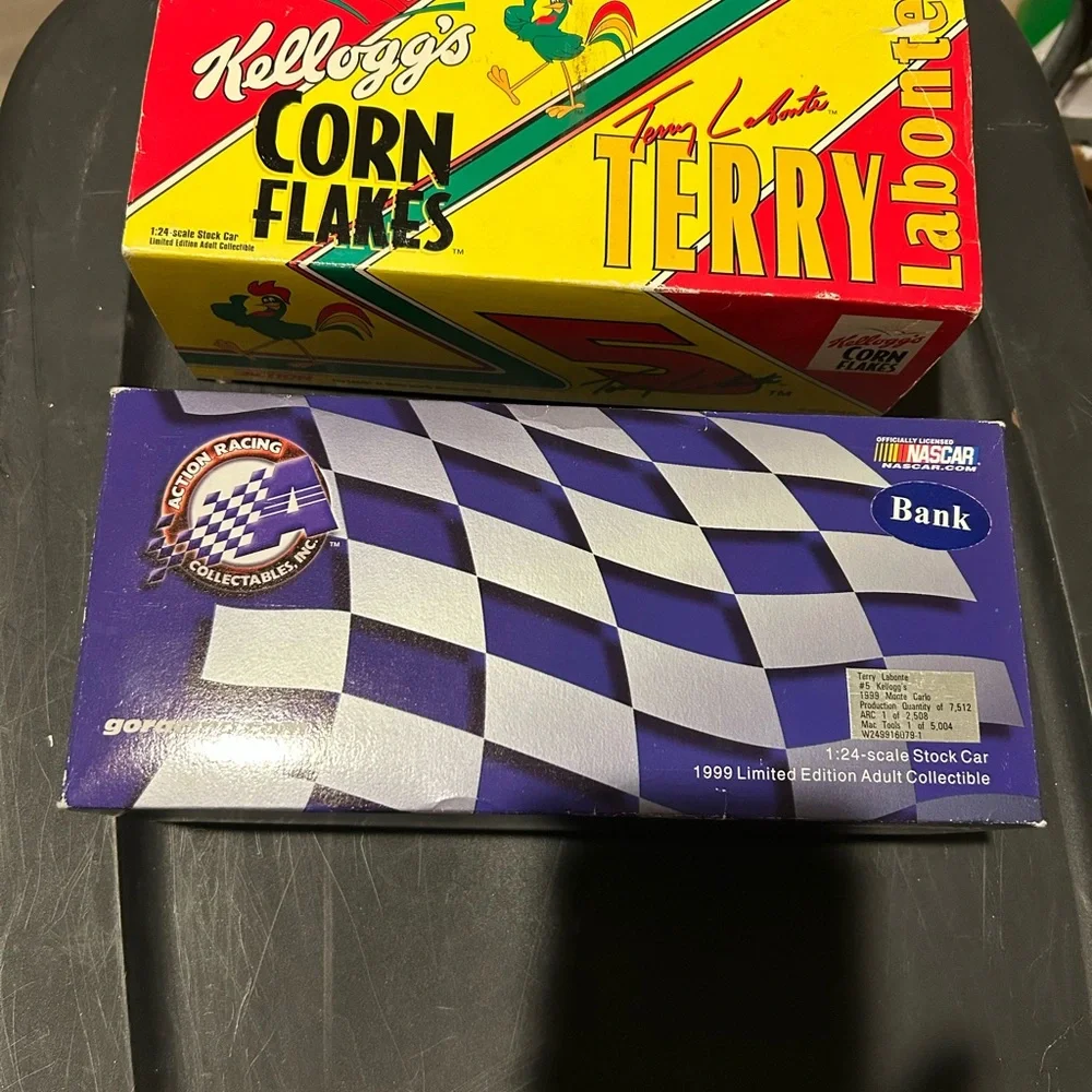 Terry Labonte Corn Flakes 1/24 scale Red and Yellow Race Car Toy. 1 of 7512 made - Picture 9 of 14